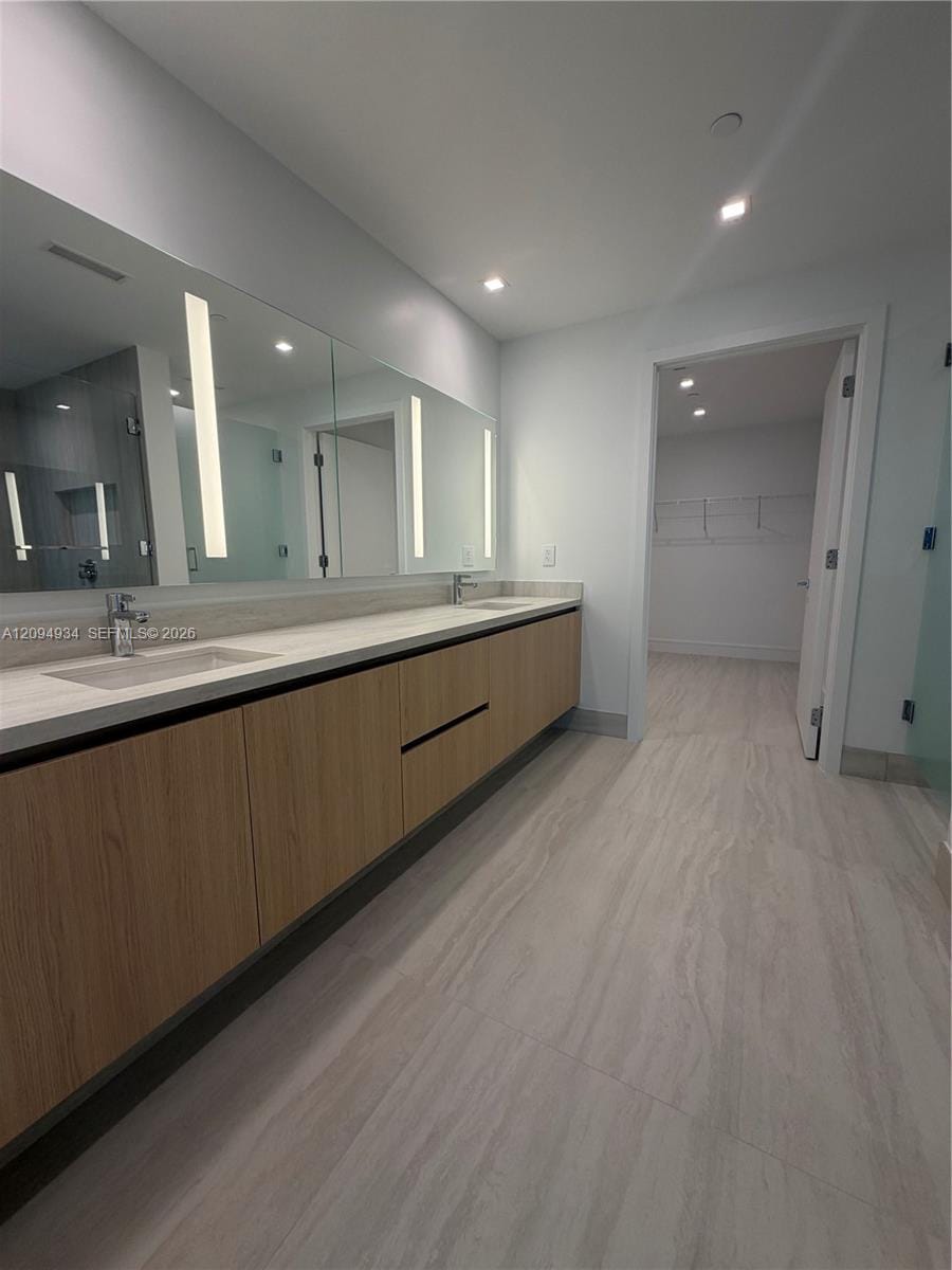 2411 Laguna Circle 2408 — photo 10