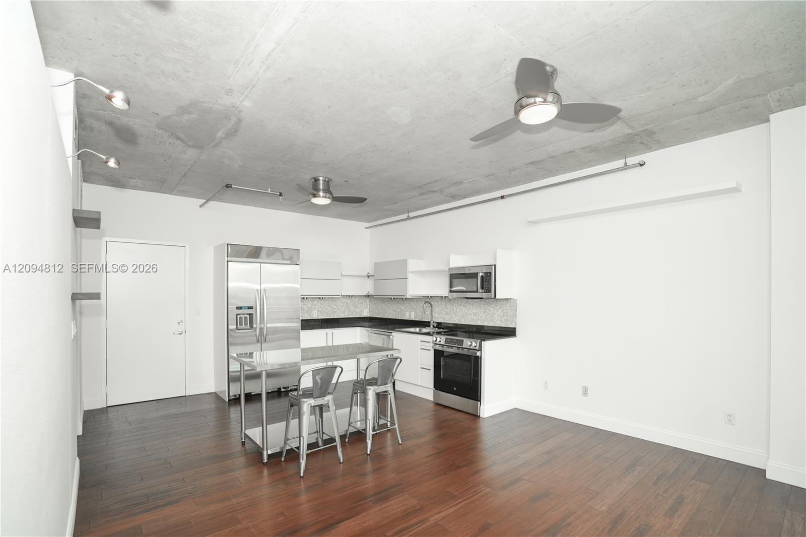 690 SW 1st Court 1623, Miami, FL 33130 photo 1