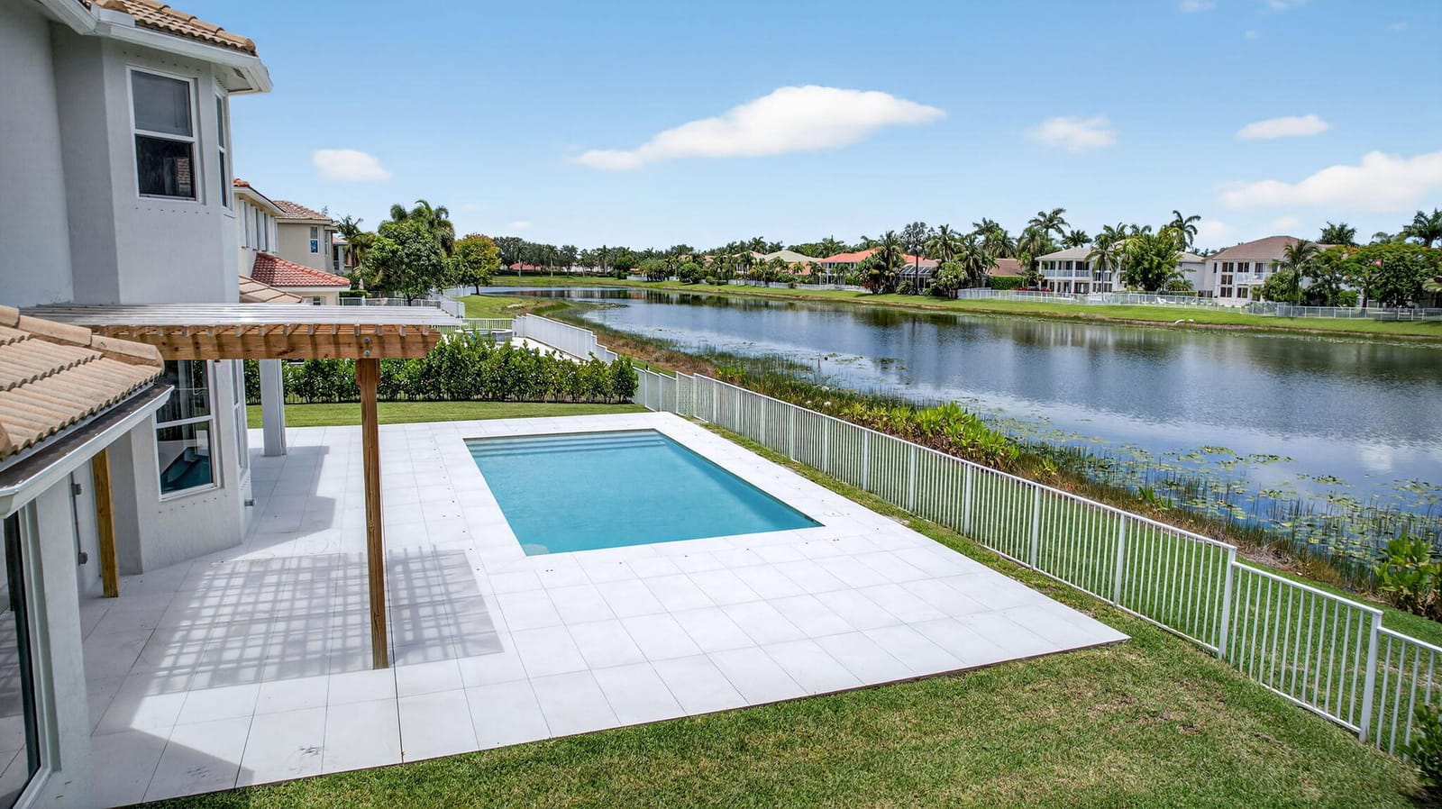 11587 MANATEE BAY Lane — photo 1