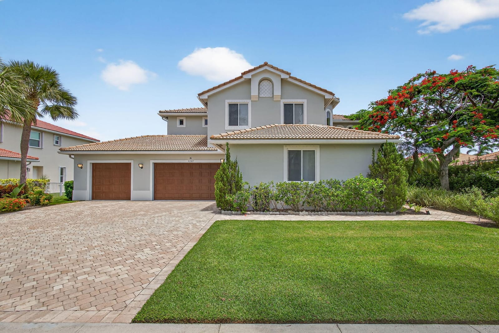 11587 MANATEE BAY Lane — photo 2