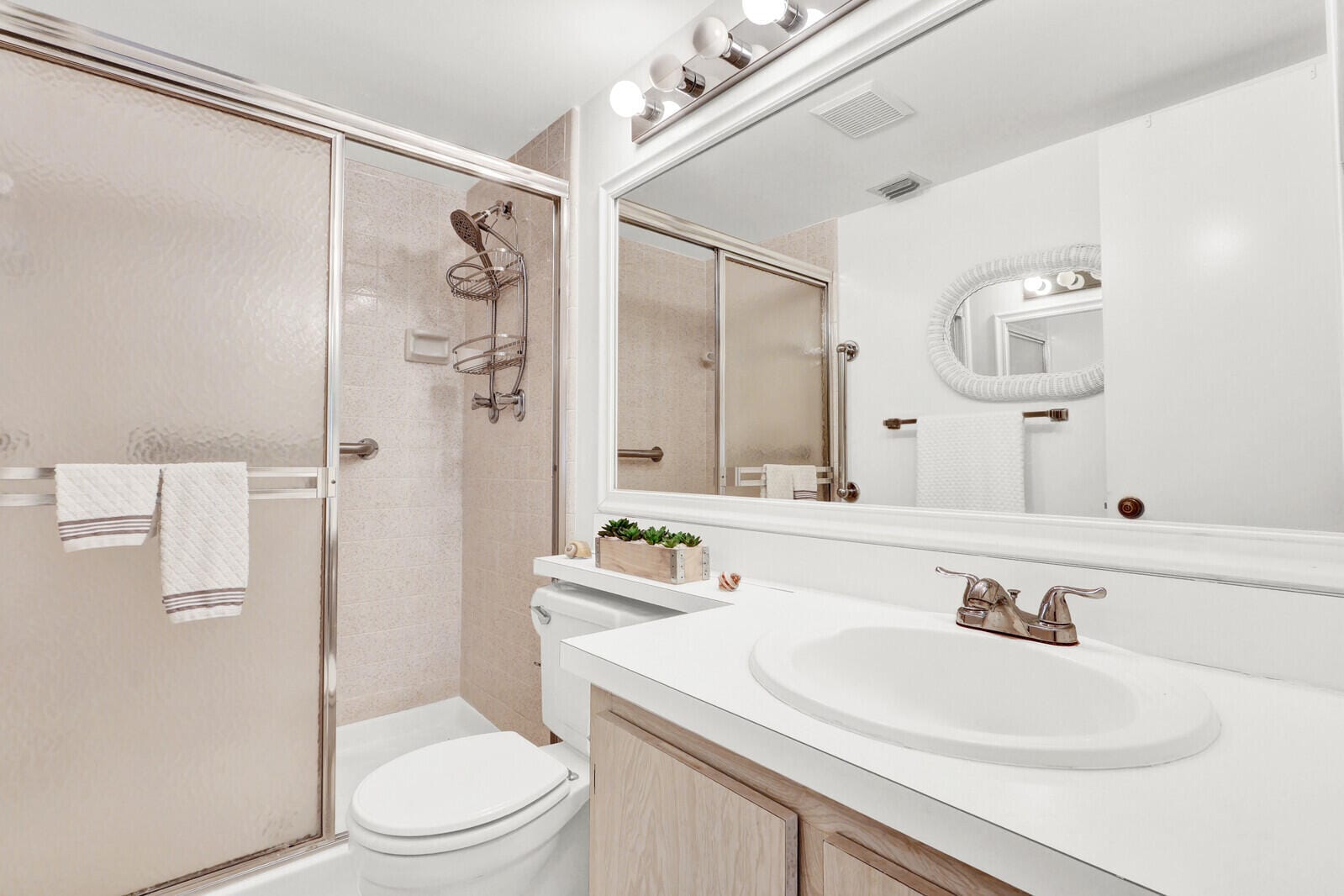 338 Knotty Pine Circle D-1 — photo 12