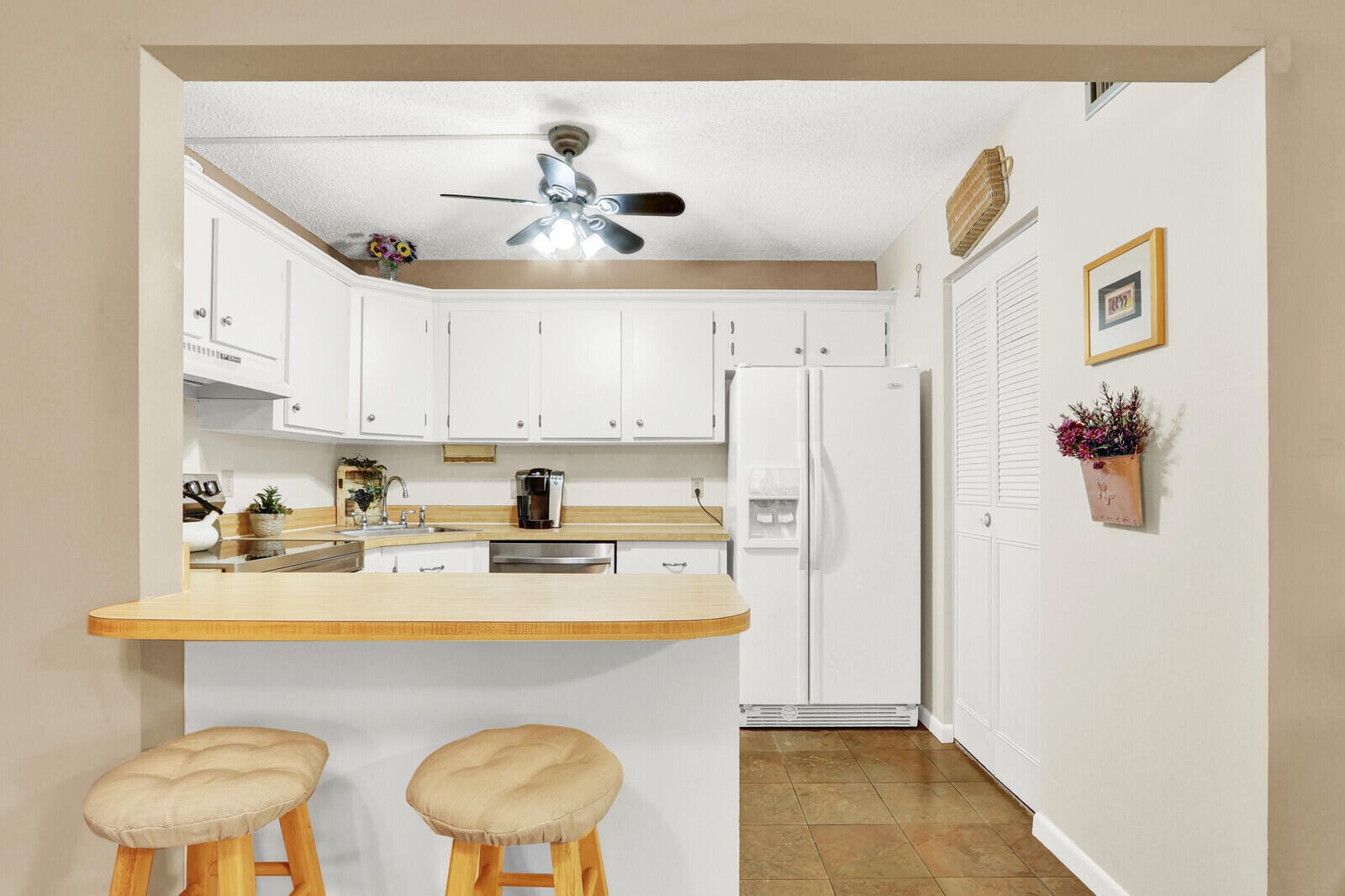 338 Knotty Pine Circle D-1 — photo 7