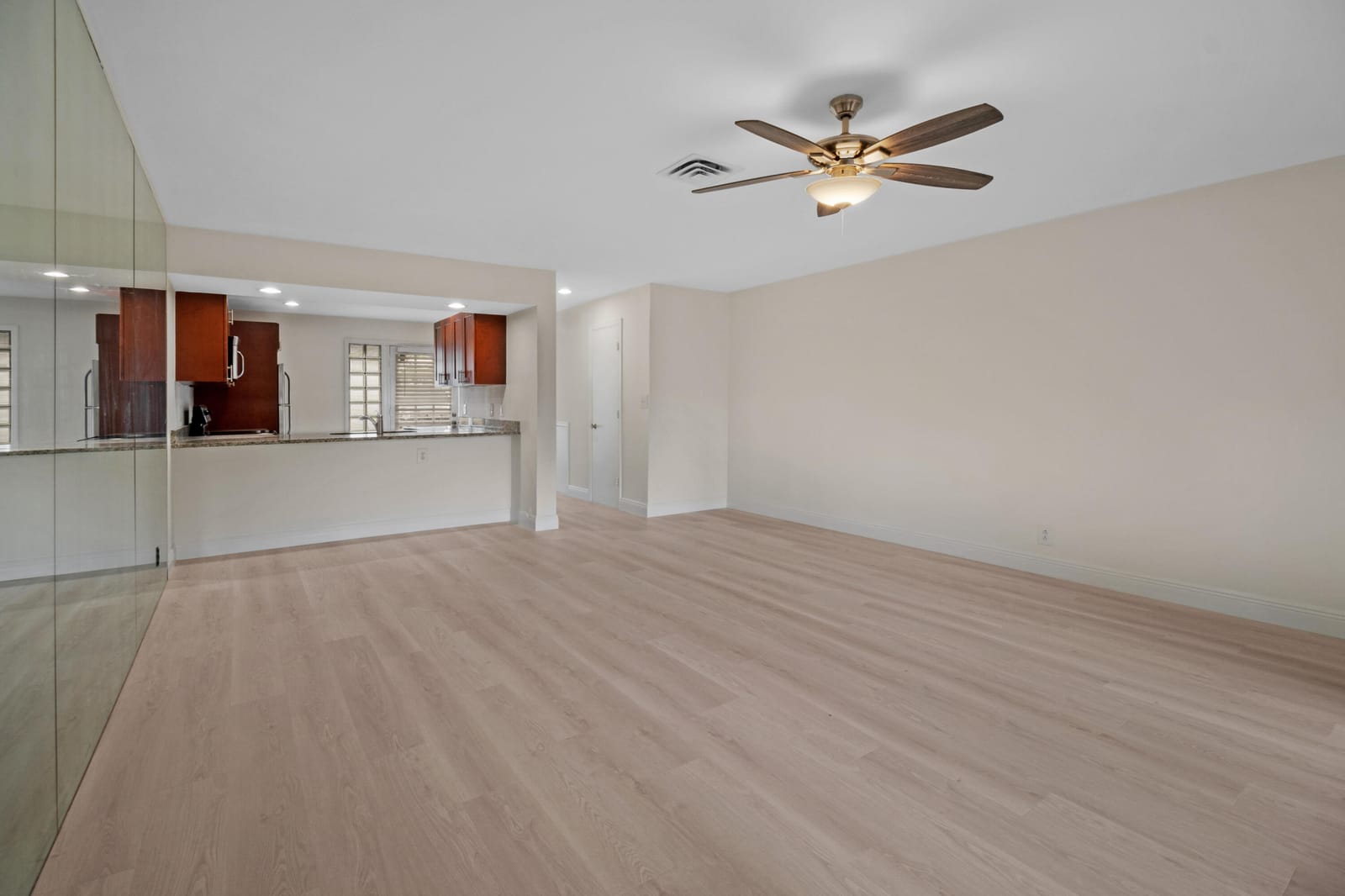 690 SE 23rd Avenue 3 — photo 3