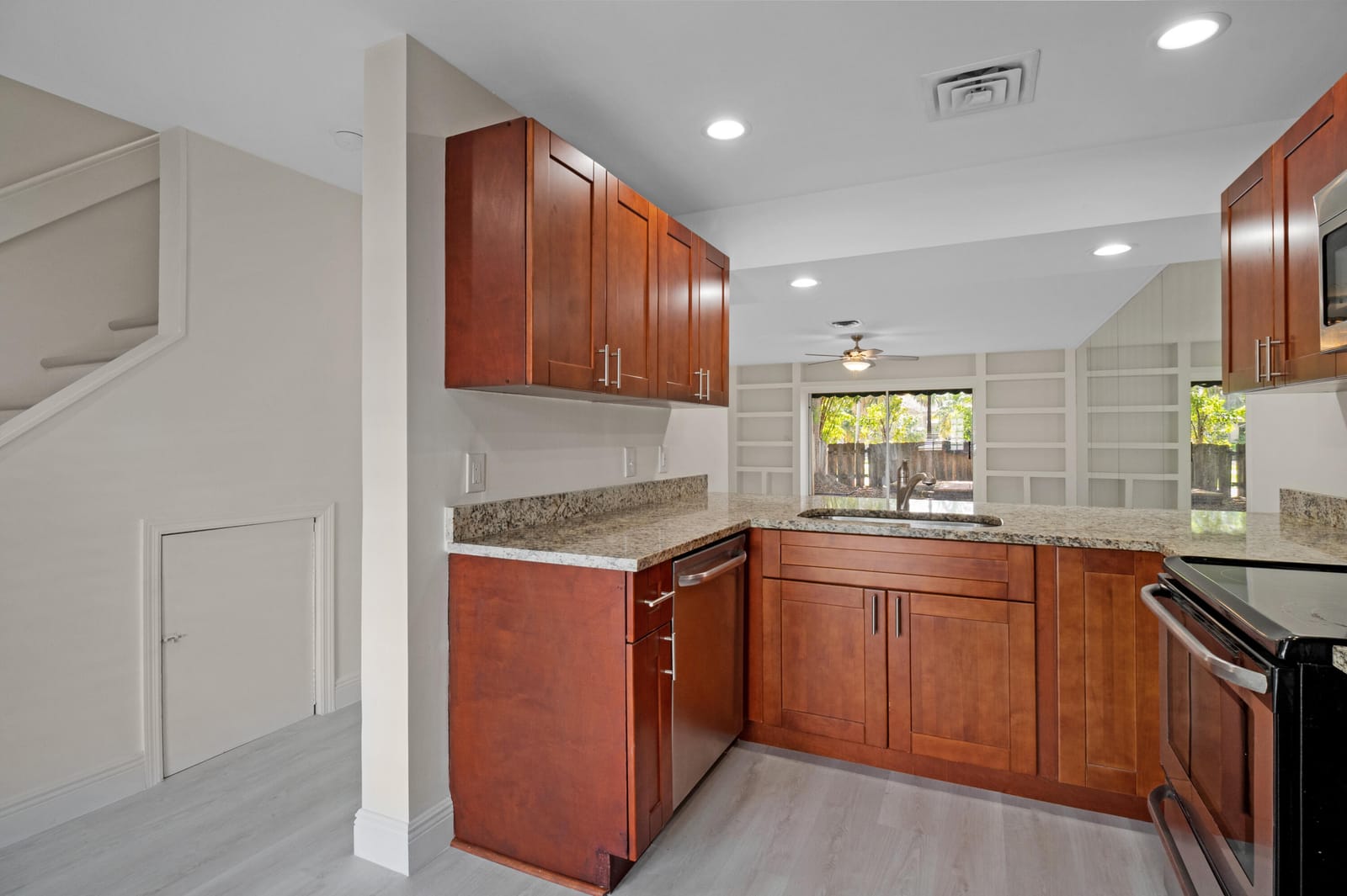 690 SE 23rd Avenue 3 — photo 5