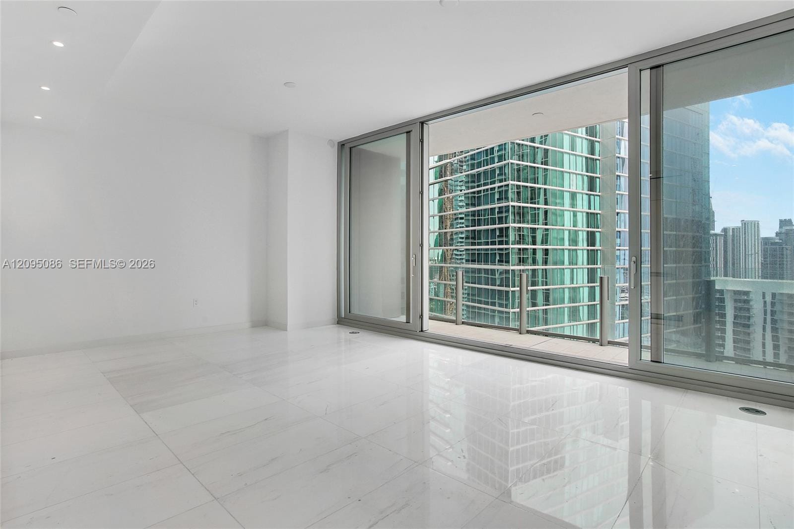 300 Biscayne Boulevard Way 3108 — photo 2