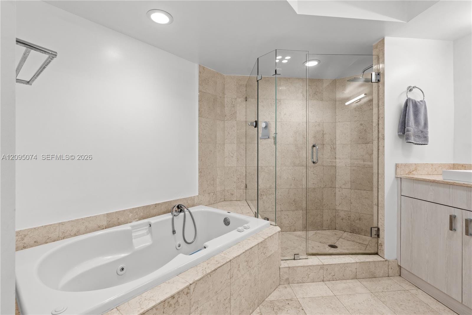 21055 Yacht Club Drive 1703 — photo 12