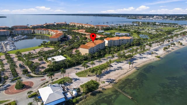 36 HARBOUR ISLE Drive W 303, Fort Pierce, FL 34949