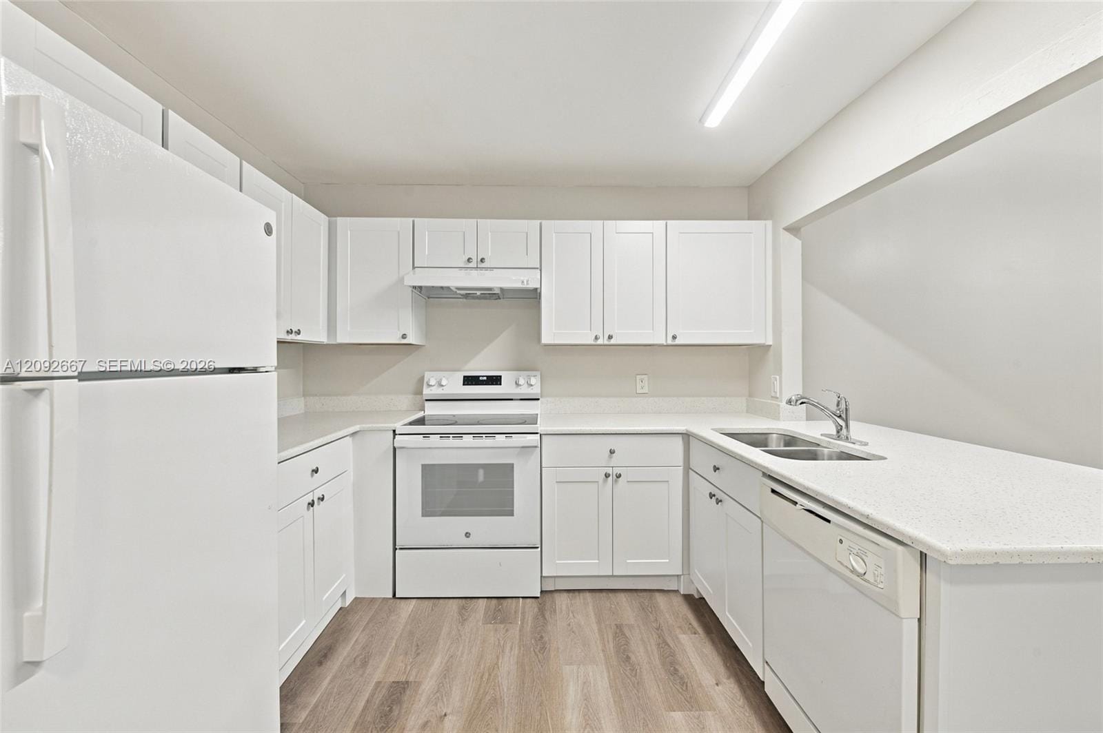 4120 Palm Bay Circle — photo 10