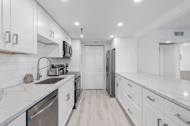859 Jeffery Street 212, Porta Bella Yacht And Tennis Club, Boca Raton, FL