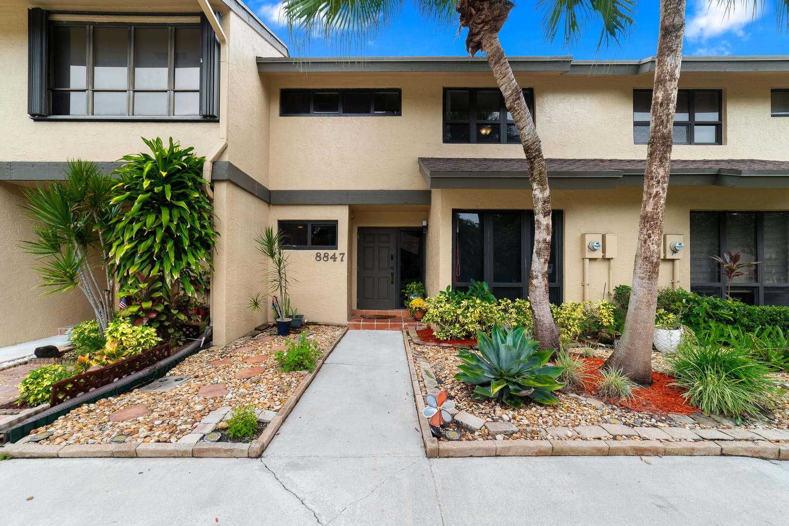 8847 Cleary Boulevard, Plantation, FL 33324 - photo 1 of 30