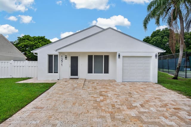 1271 SW 85TH Terrace, Pembroke Pines, FL 33025