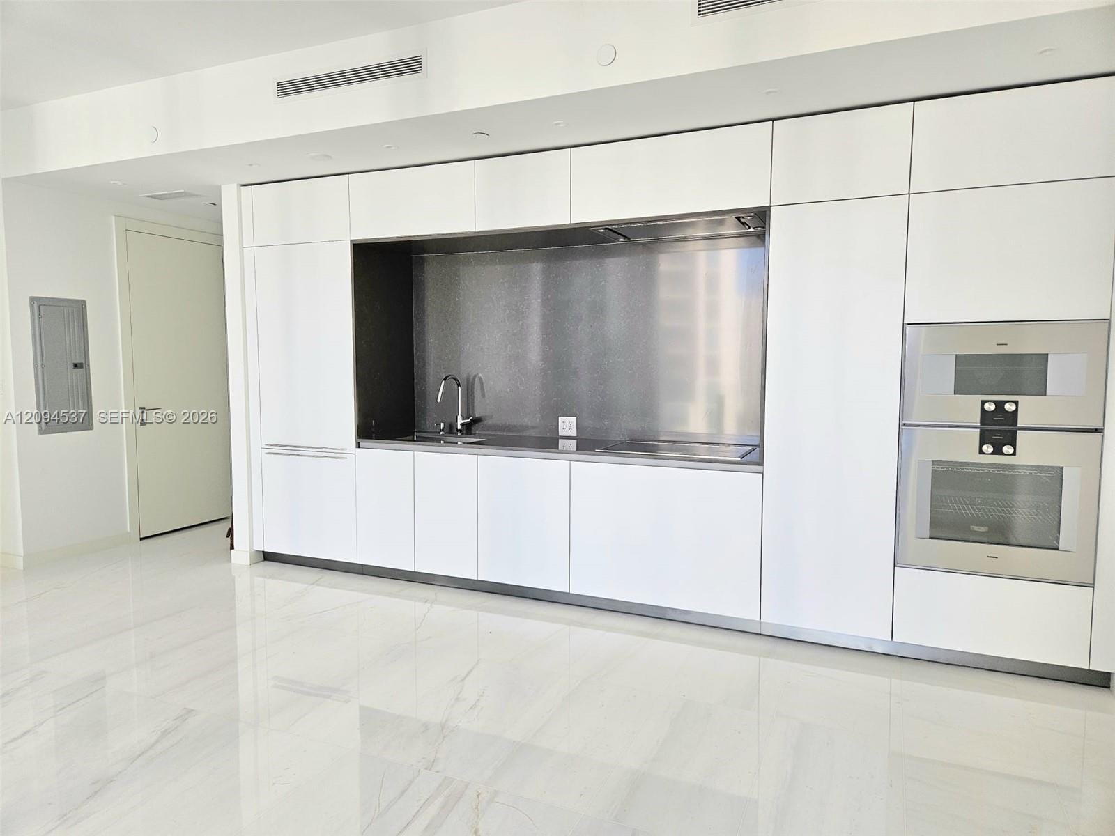 300 Biscayne Boulevard Way 2208W — photo 4