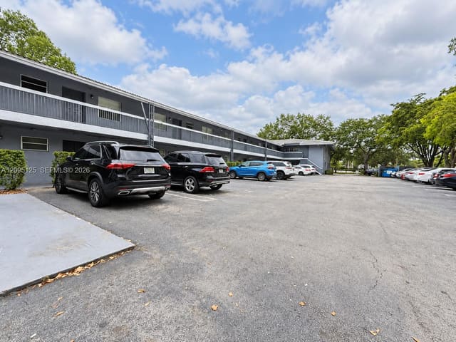 8982 W Sample Road 204, Oxford Condo, Coral Springs, FL