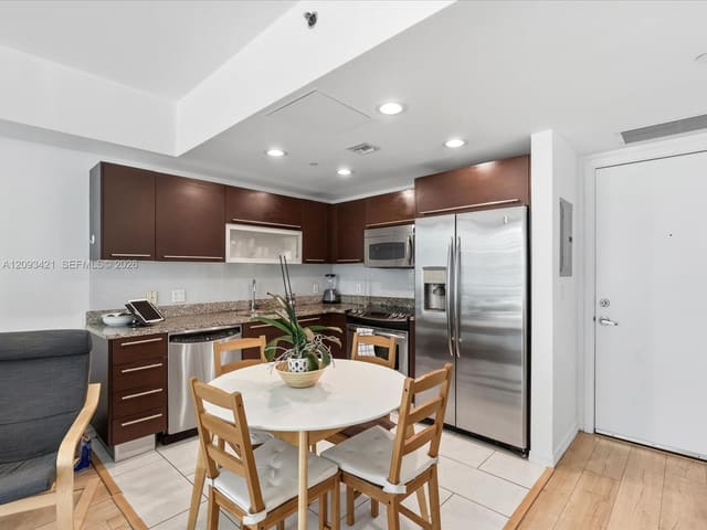 950 Brickell Bay Drive 1208, Miami, FL 33131