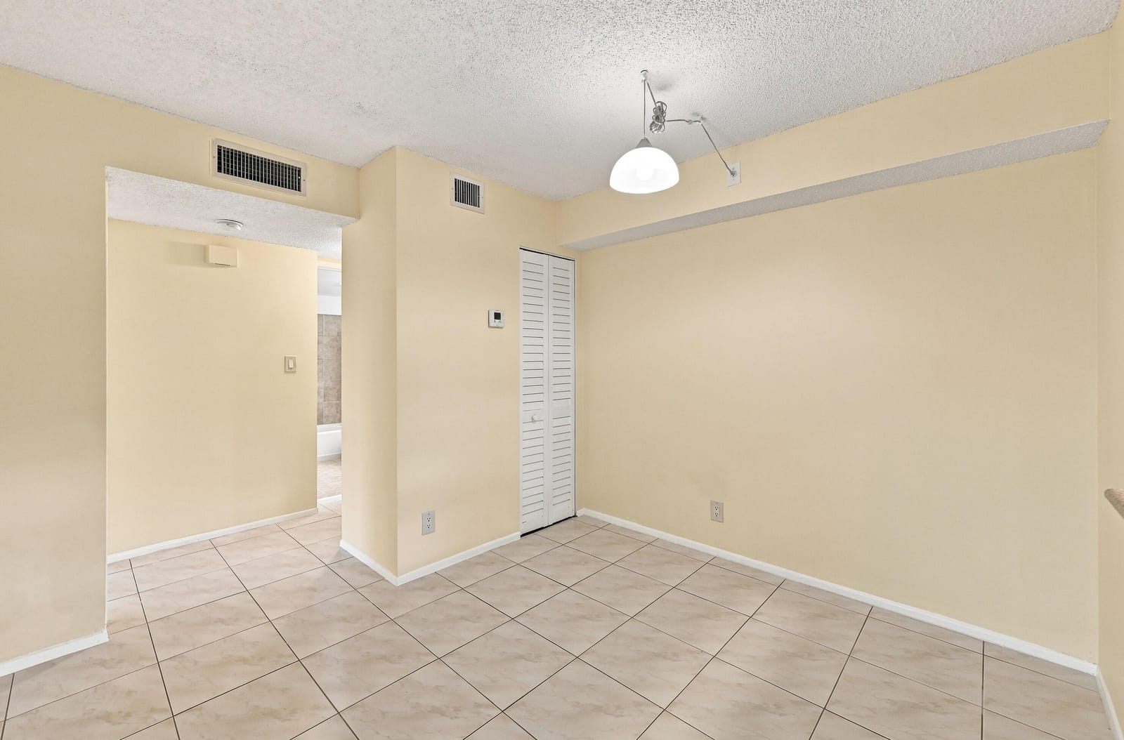 2753 S OAKLAND FOREST Drive 102 — photo 11