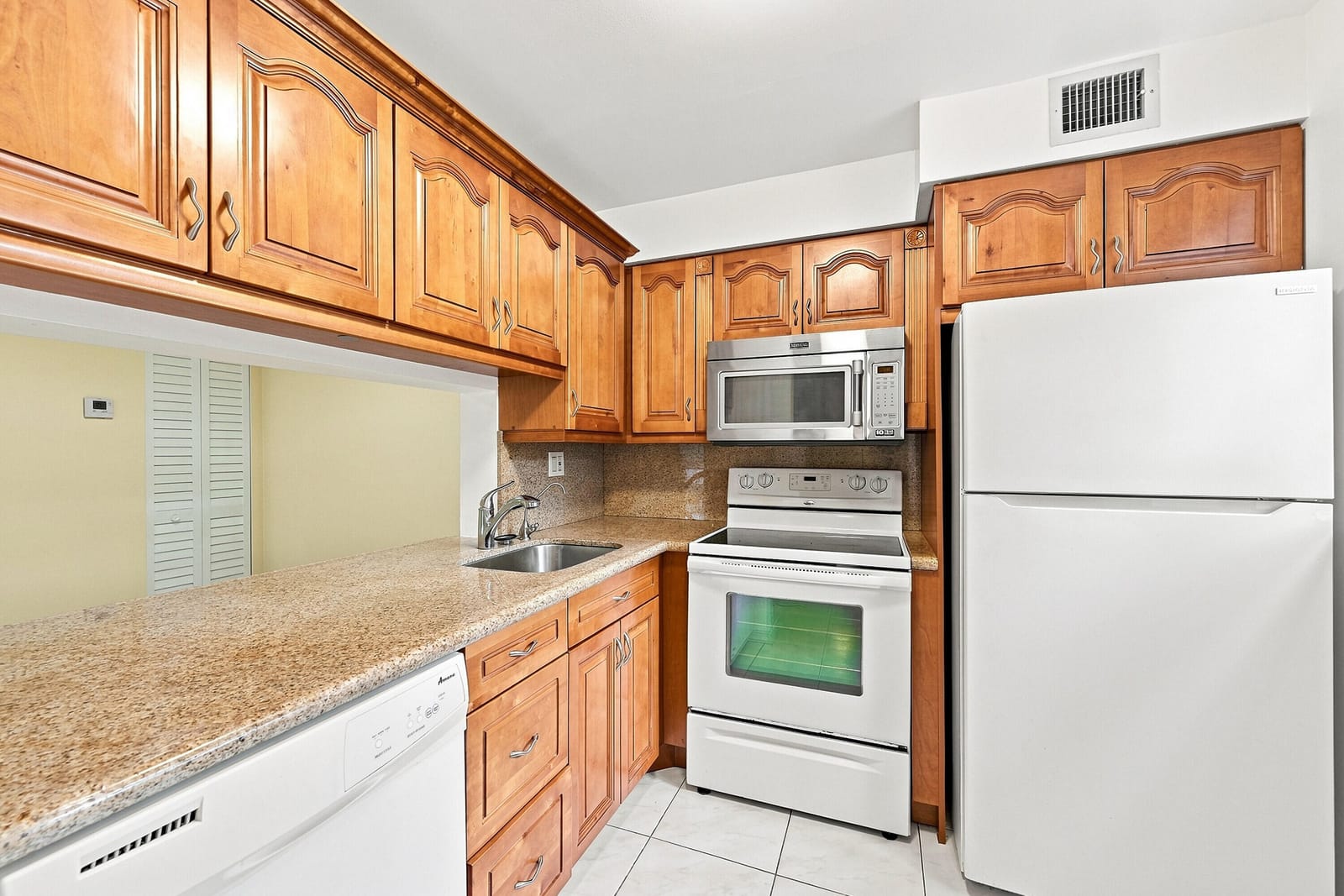 2753 S OAKLAND FOREST Drive 102 — photo 12