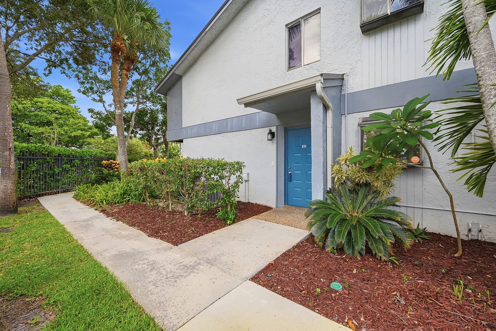 2753 S OAKLAND FOREST Drive 102 — photo 5