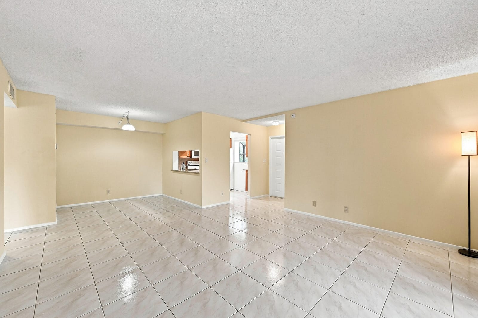 2753 S OAKLAND FOREST Drive 102 — photo 8