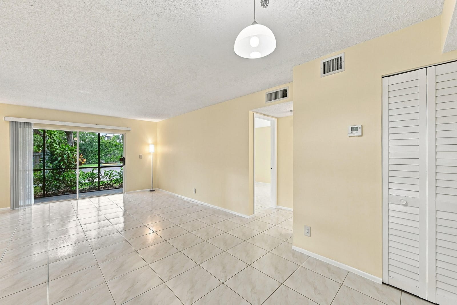 2753 S OAKLAND FOREST Drive 102 — photo 10