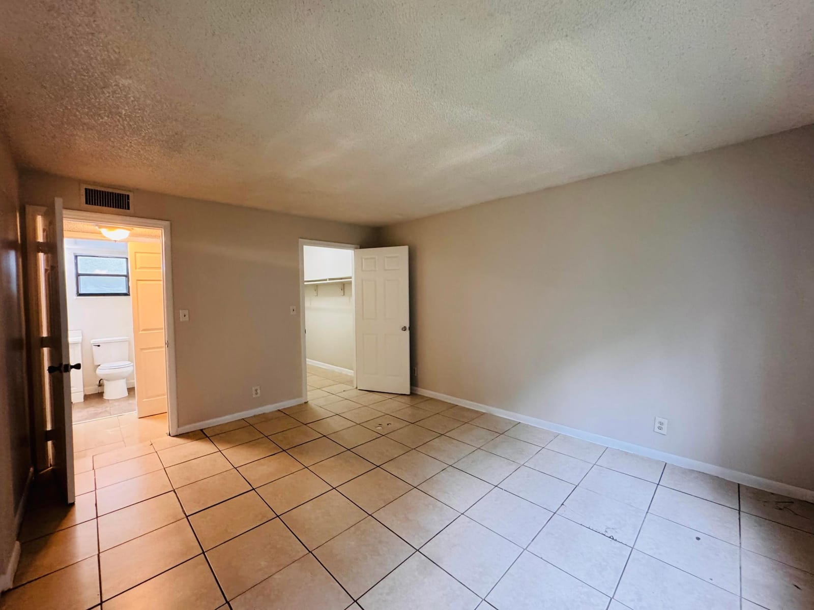 2050 N CONGRESS Avenue 102, West Palm Beach, FL 33401 photo 25