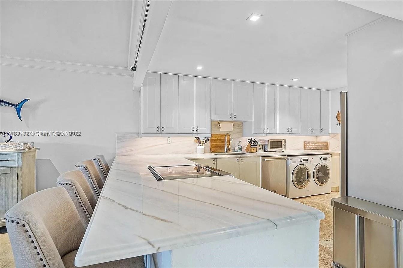 6901 Edgewater Drive 211, Coral Gables, FL 33133 photo 15