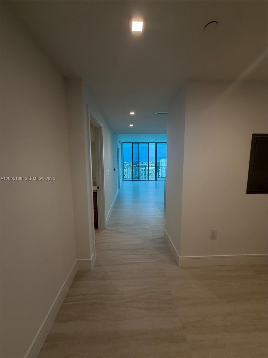 2411 Laguna Circle 2409, North Miami, FL 33181 photo 2