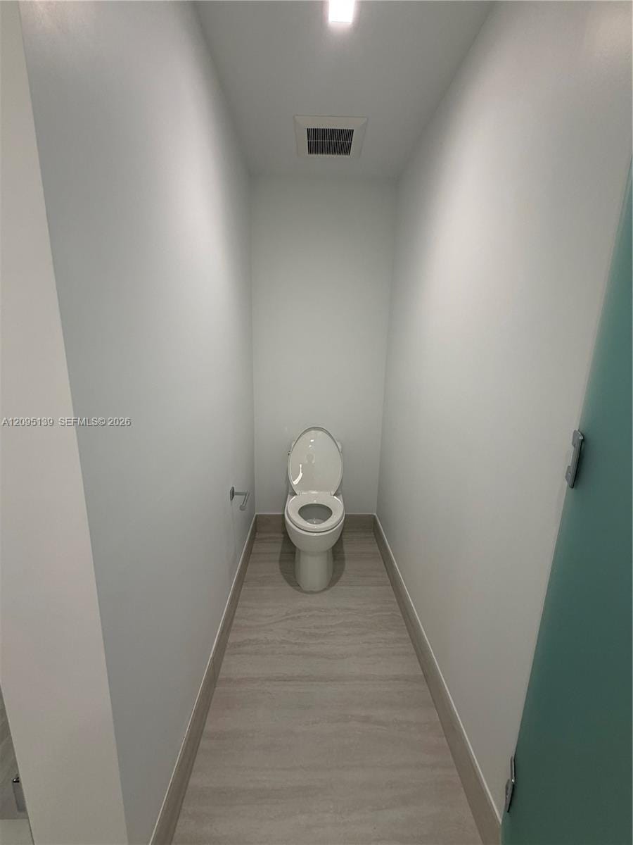 2411 Laguna Circle 2409, North Miami, FL 33181 photo 11