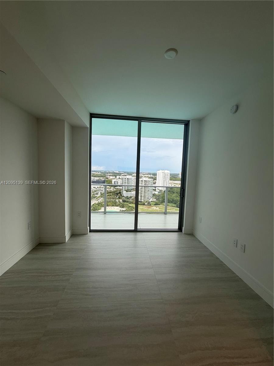 2411 Laguna Circle 2409, North Miami, FL 33181 photo 12