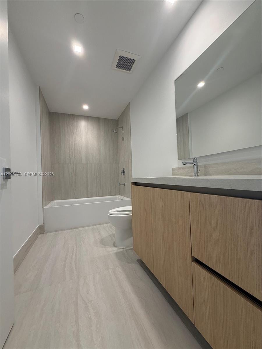 2411 Laguna Circle 2409, North Miami, FL 33181 photo 3