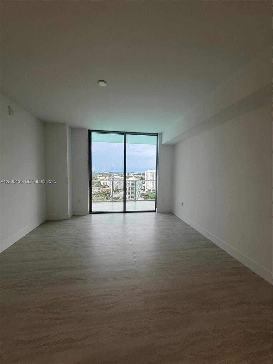 2411 Laguna Circle 2409, North Miami, FL 33181 photo 7