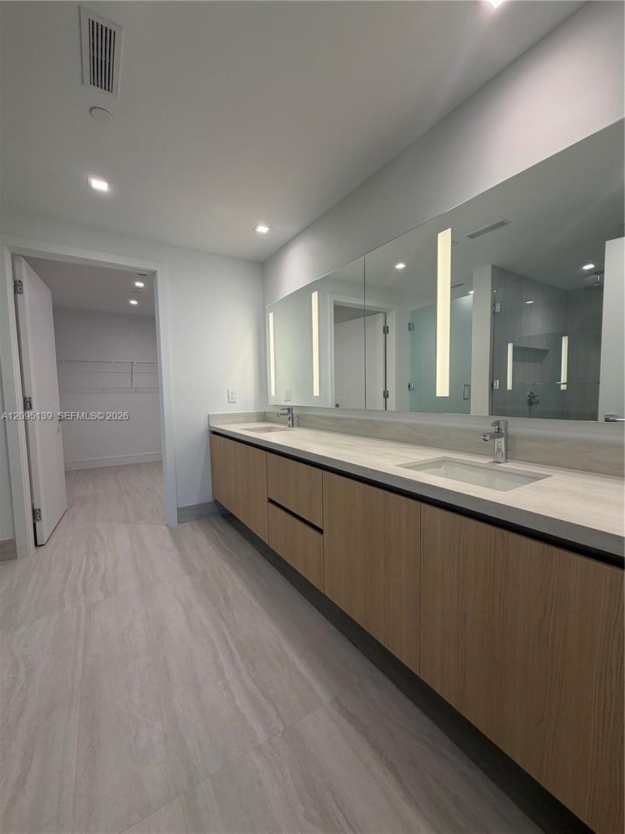 2411 Laguna Circle 2409, North Miami, FL 33181 photo 9
