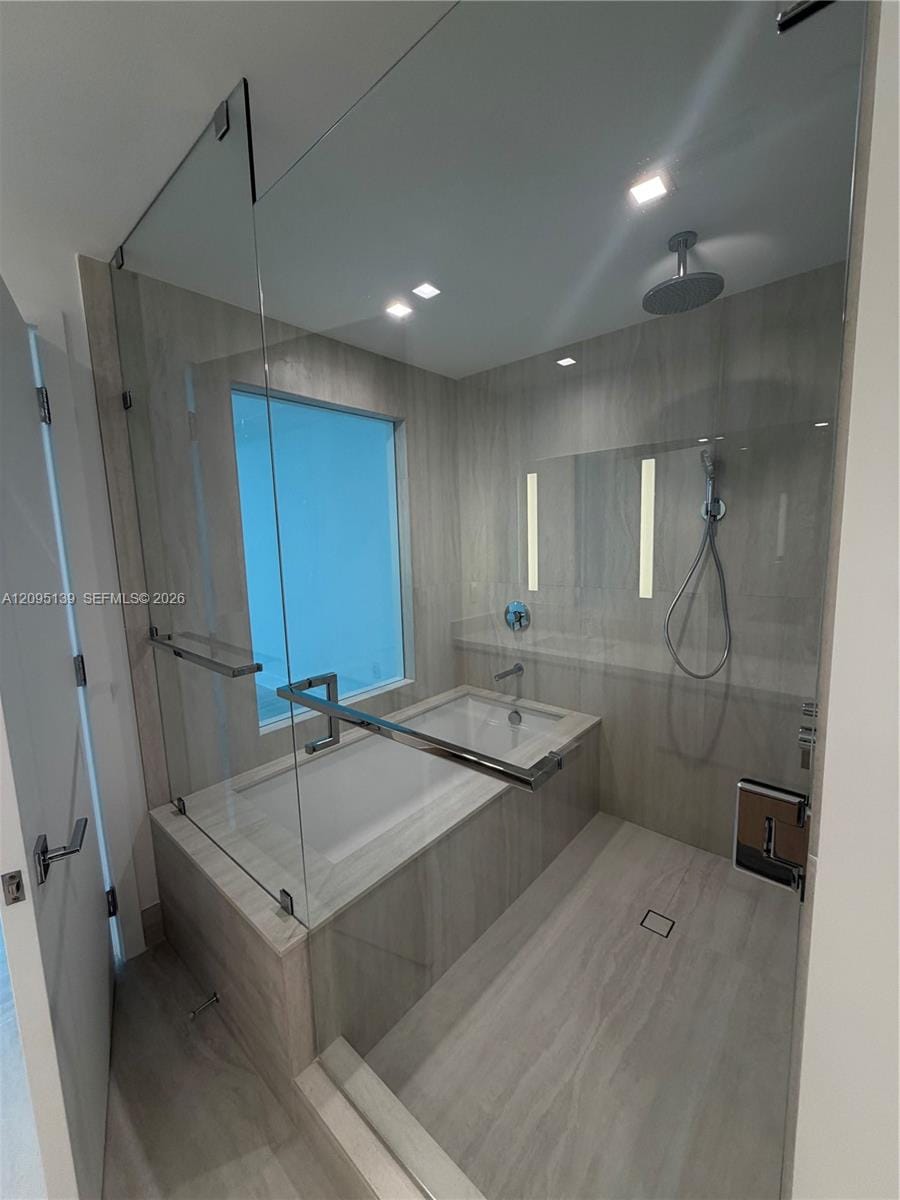 2411 Laguna Circle 2409, North Miami, FL 33181 photo 10