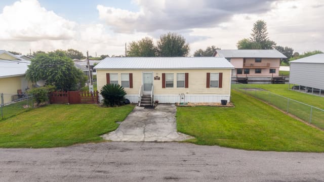 1057 BLUE HERON Lane, Moore Haven, FL 33471