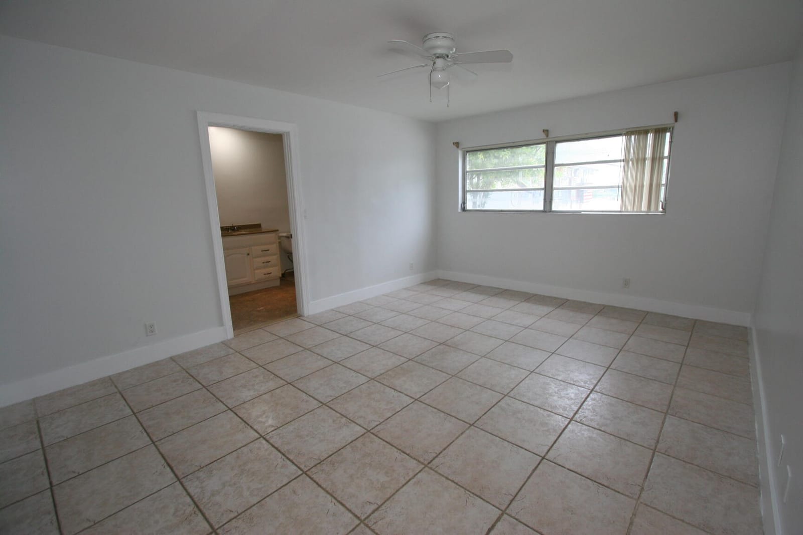 1040 CRYSTAL LAKE Drive 1 — photo 11