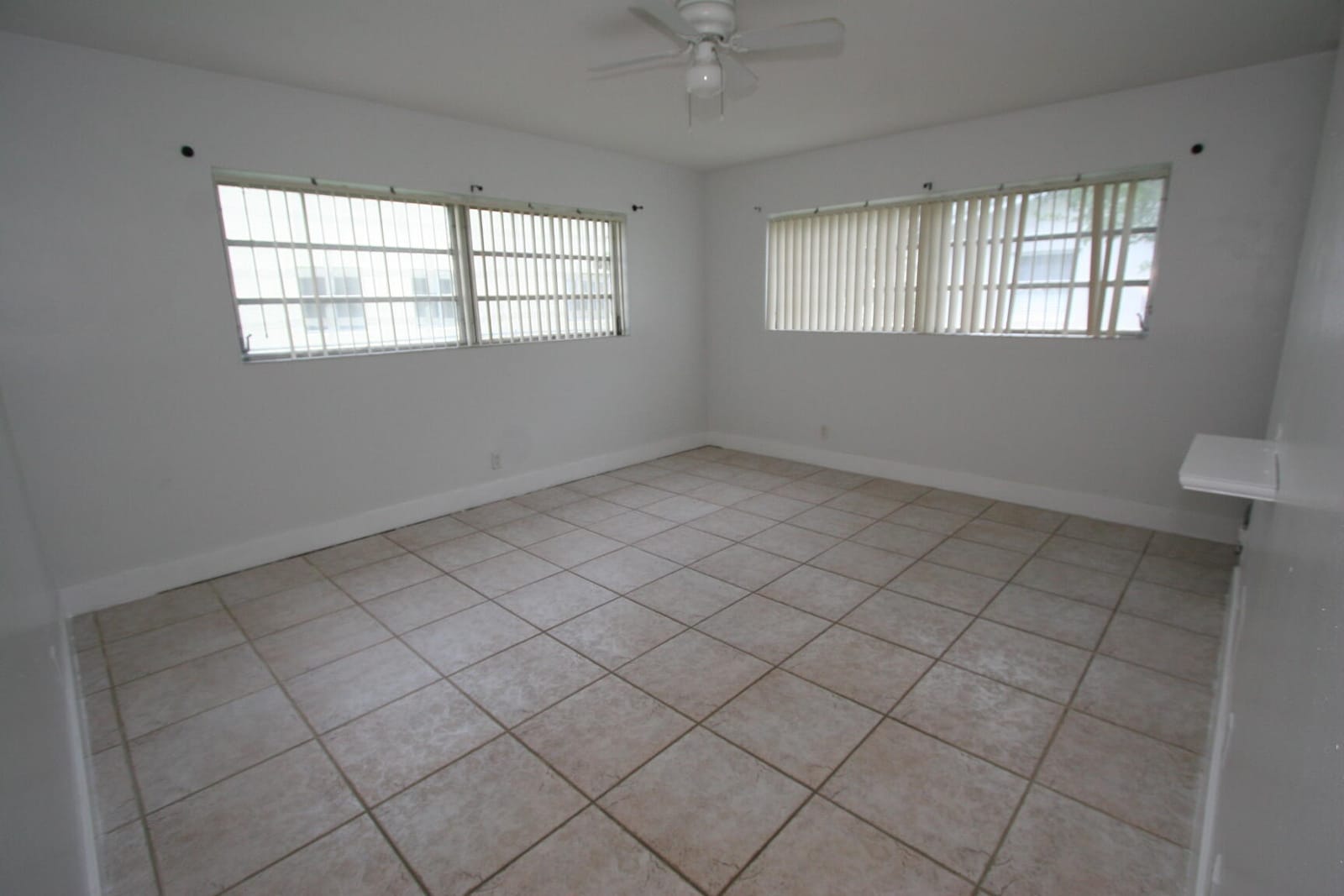1040 CRYSTAL LAKE Drive 1, Deerfield Beach, FL 33064 photo 15