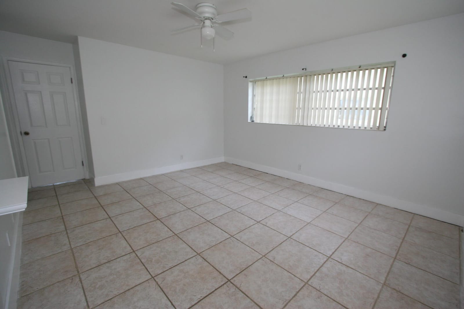 1040 CRYSTAL LAKE Drive 1, Deerfield Beach, FL 33064 photo 16