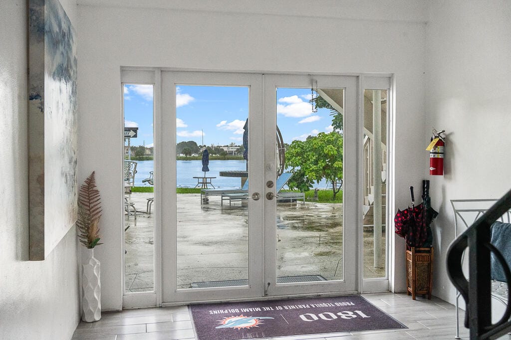 1040 CRYSTAL LAKE Drive 1, Deerfield Beach, FL 33064 photo 18