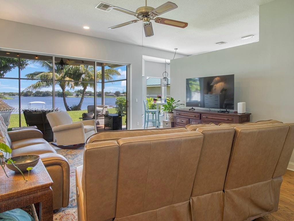 12911 Upper Cove Drive — photo 8