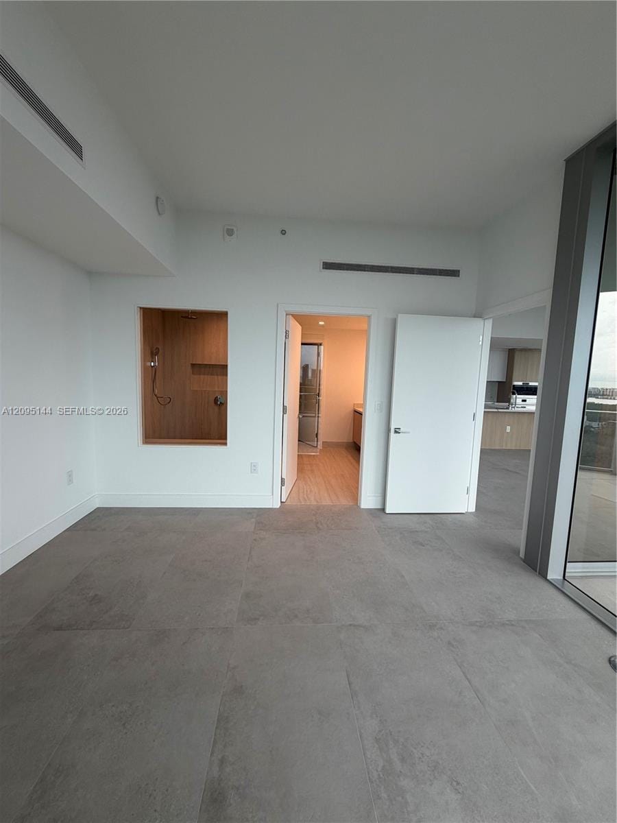 2411 Laguna Circle 2911, North Miami, FL 33181 photo 11