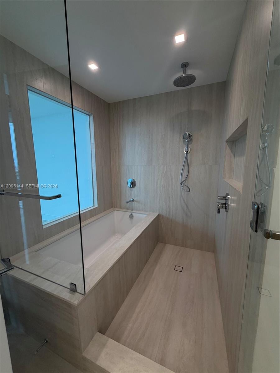 2411 Laguna Circle 2911, North Miami, FL 33181 photo 15