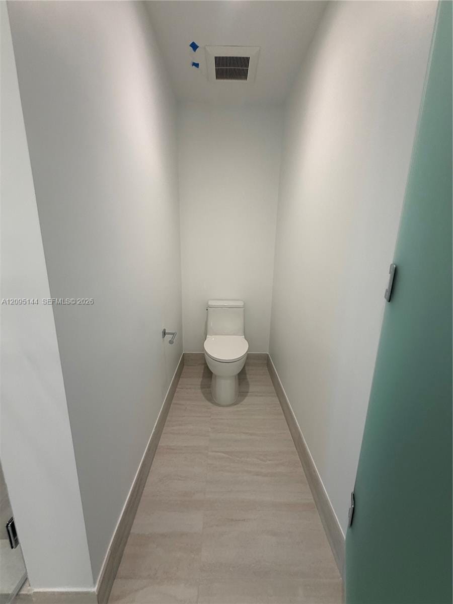 2411 Laguna Circle 2911, North Miami, FL 33181 photo 16