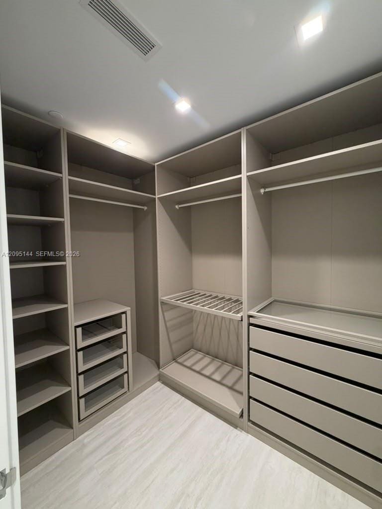 2411 Laguna Circle 2911, North Miami, FL 33181 photo 22