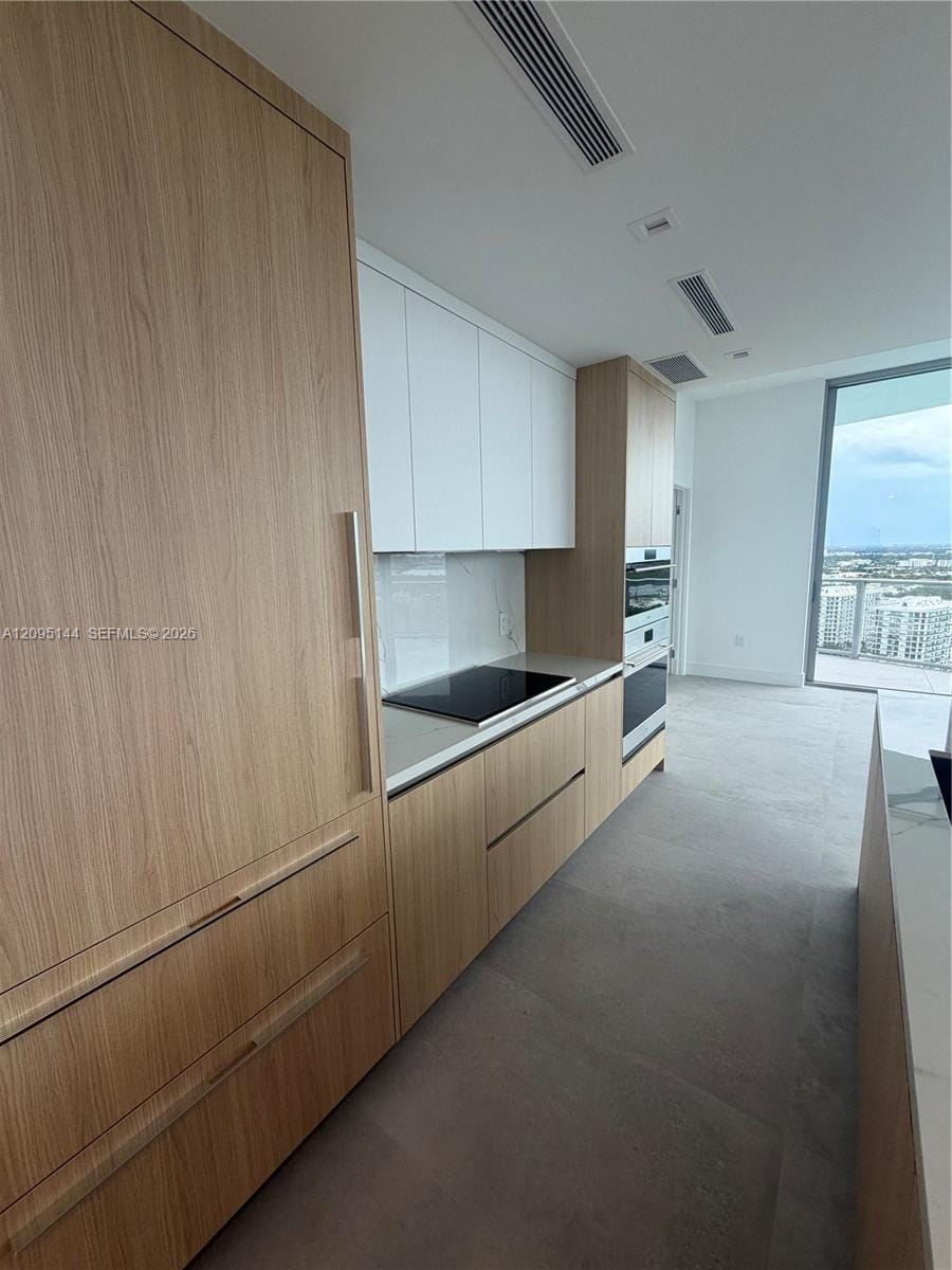 2411 Laguna Circle 2911, North Miami, FL 33181 photo 4