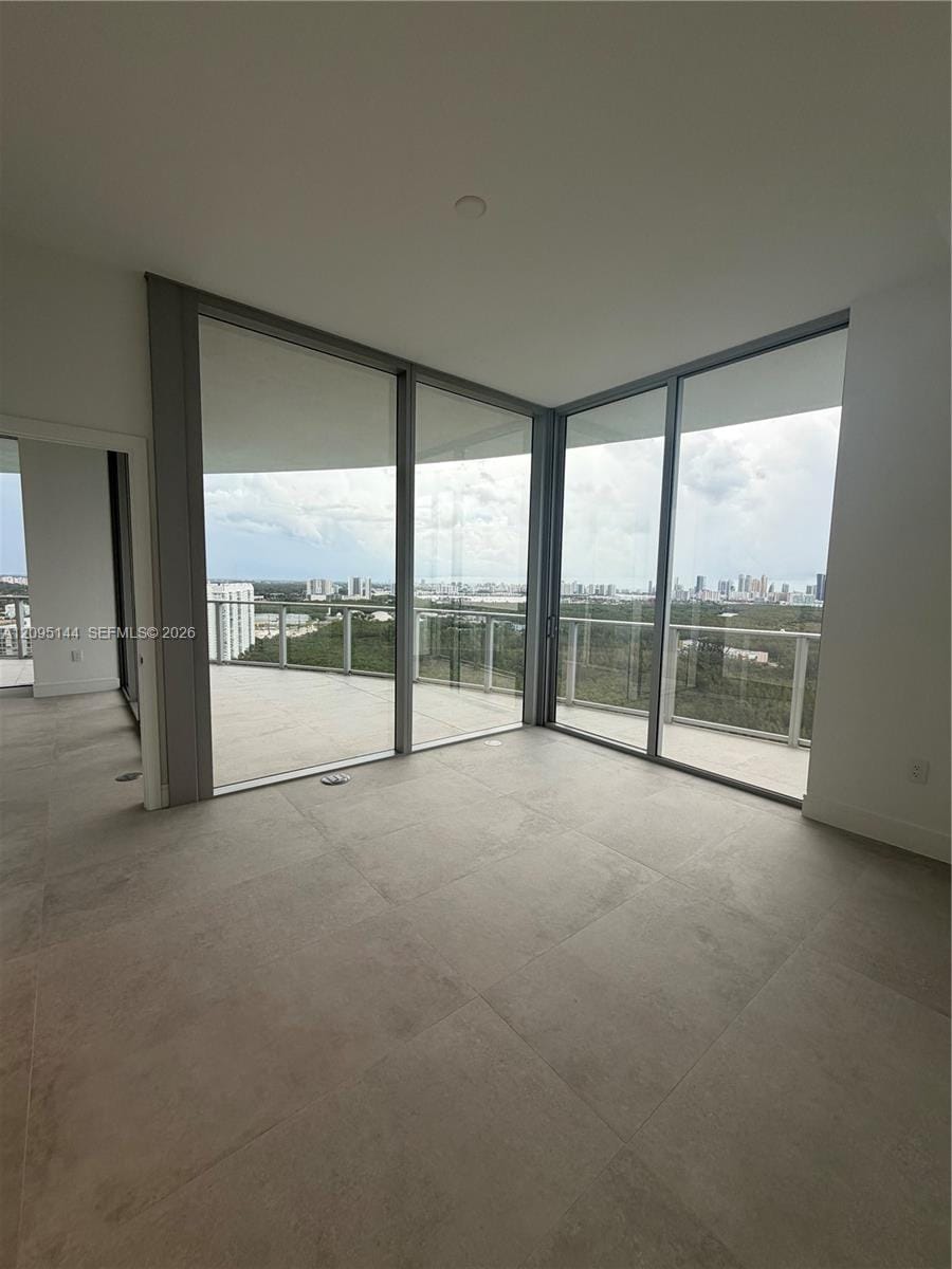 2411 Laguna Circle 2911, North Miami, FL 33181 photo 10