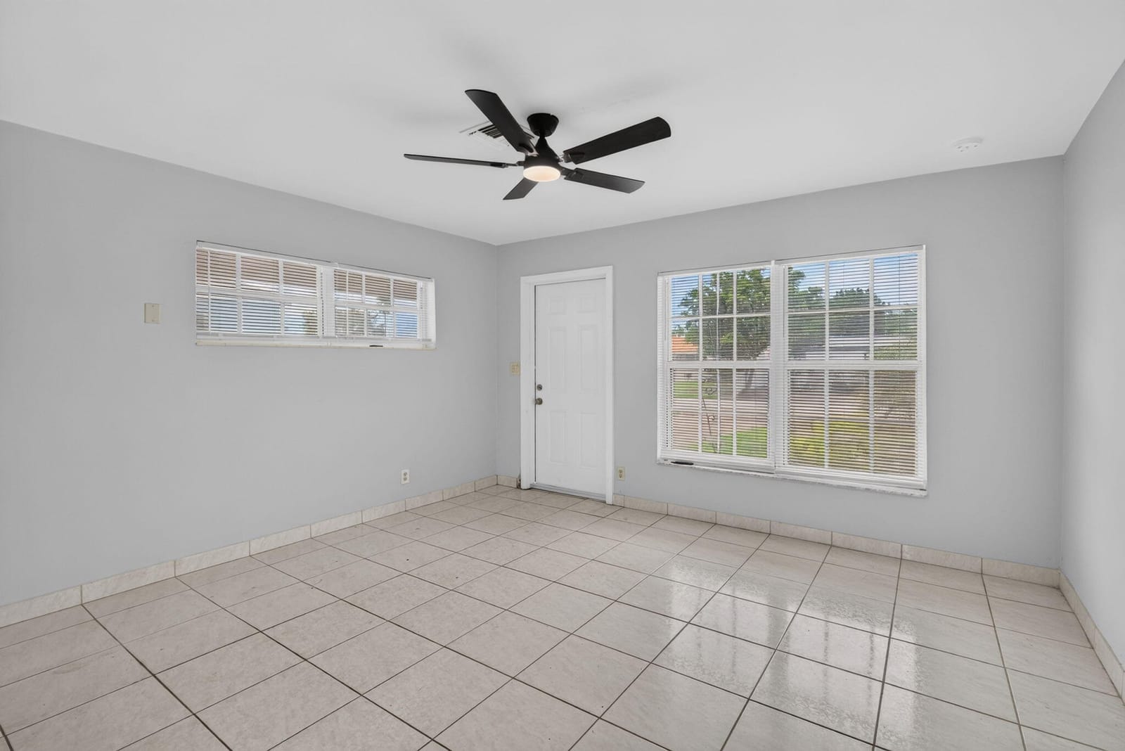 410 NW 52ND Court — photo 8