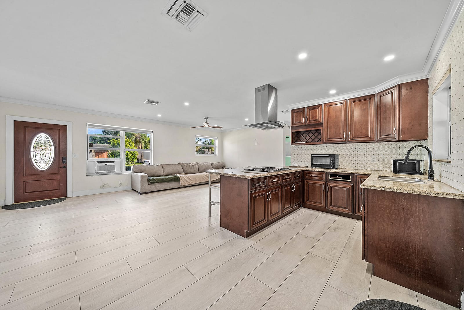 1446 W Jennings Street, Lantana, FL 33462 photo 2