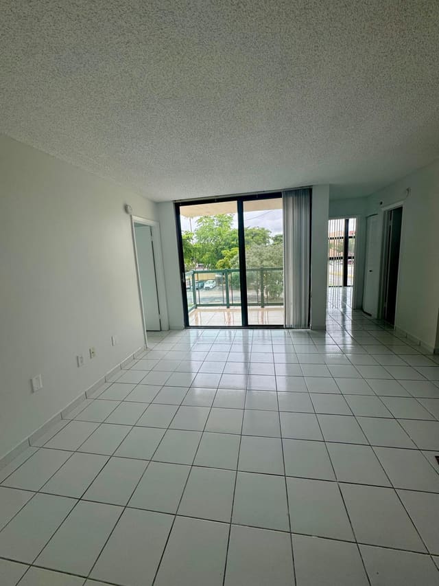 2055 SW 122ND Avenue 328, Miami, FL 33175