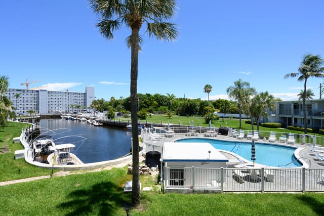 1445 SE 15TH Court 203, Deerfield Beach, FL 33441