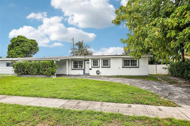 571 NE 172nd Street, North Miami Beach, FL 33162
