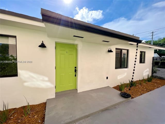 52ND 52nd 21 Nw 52nd 1, Miami, FL 33142